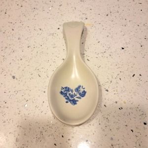 Pfaltzgraff Yorktowne spoon rest